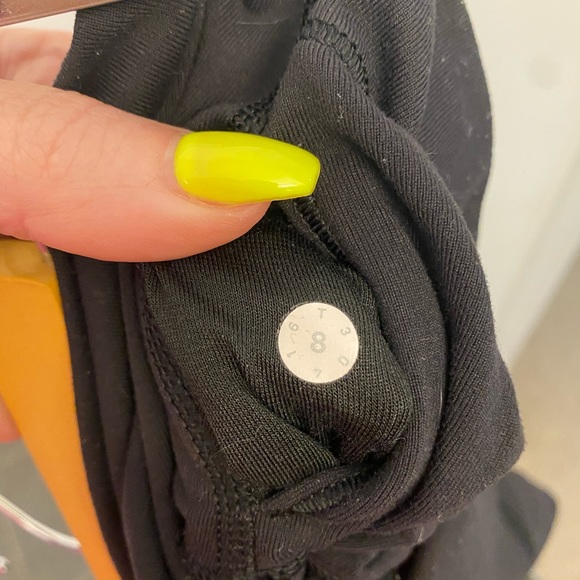 Lululemon Tech Mesh 28” - Picture 2 of 6